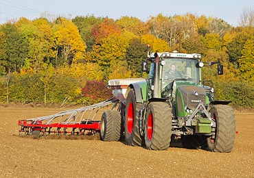 Photo of Brock 8m Tine Drill demonstration at Brock Open Day 2016