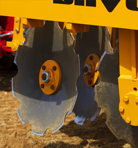 Close up photo of the Brock SuperTill 530, showing hard wearing discs